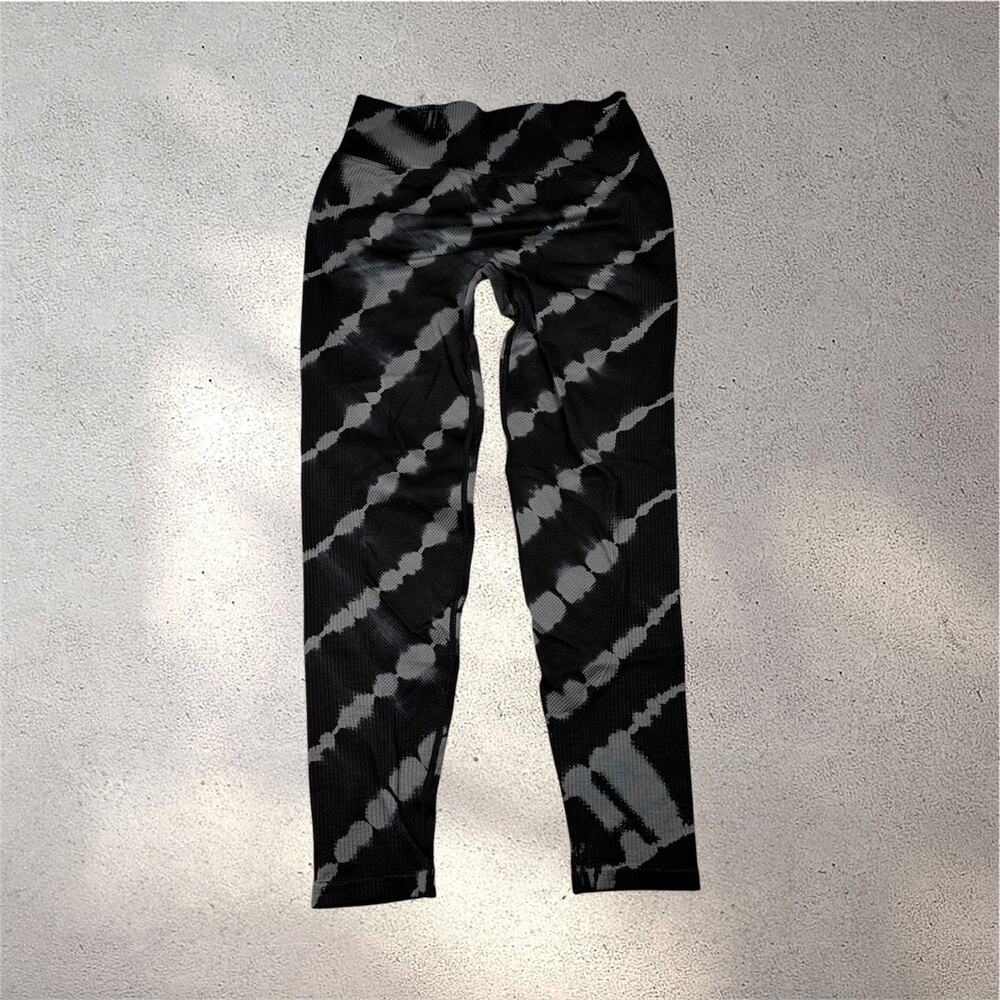 PINK Active Seamless Tie Dye Leggings Women's M Black High Rise Yoga Athleisure - Picture 2 of 13